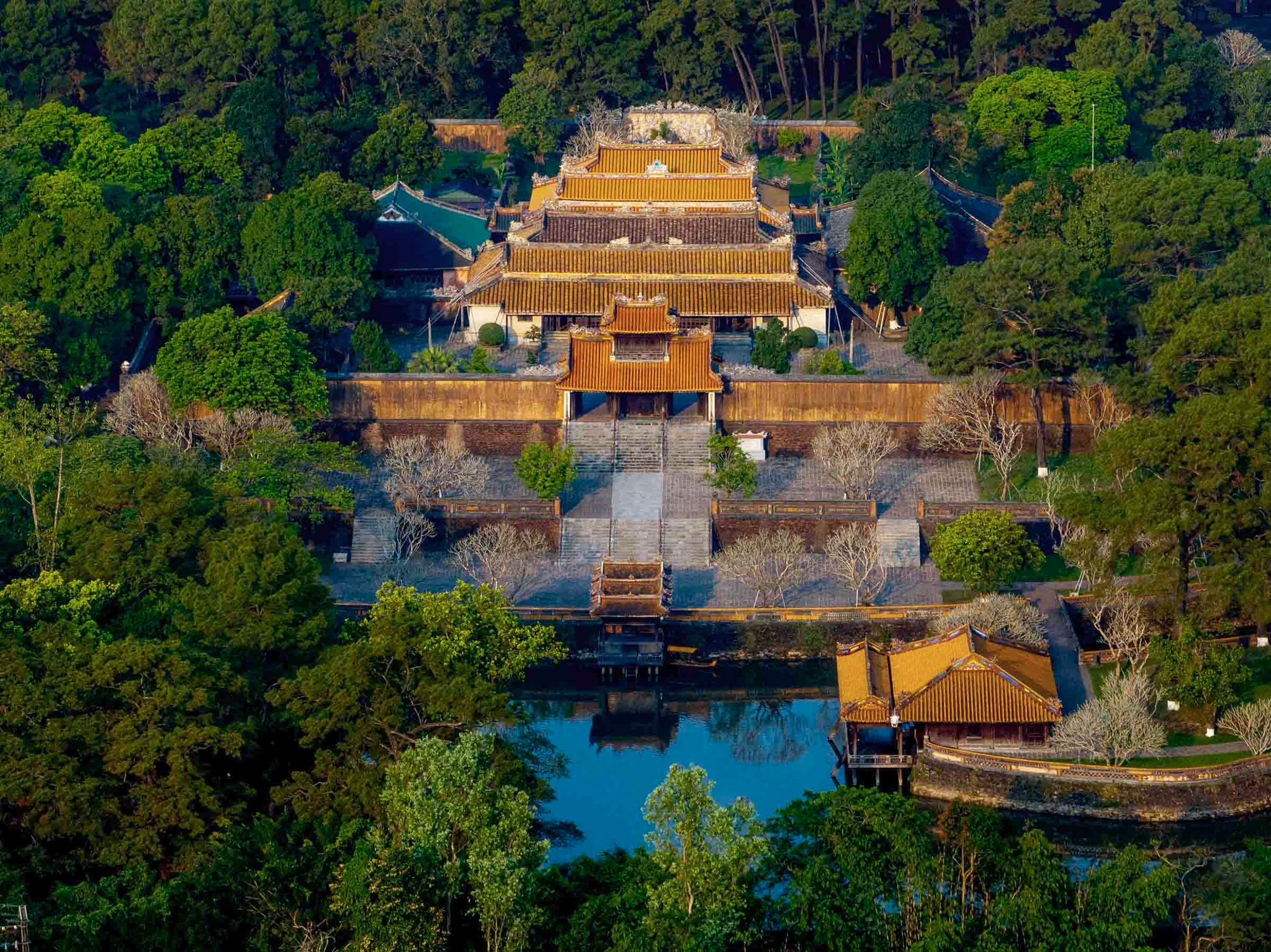 Lăng Tự Đức mở cửa đón khách hàng ngày, từ 7:00 - 17:30